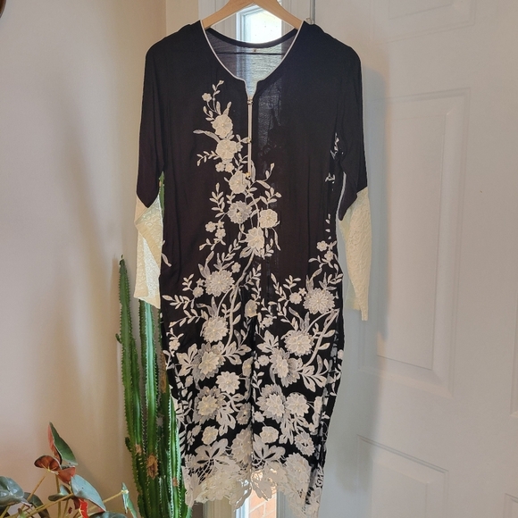 NWOT Black & White Embroidered Heavyweight 3 Piece Salwar Kameez, Size M‎ - Picture 1 of 11